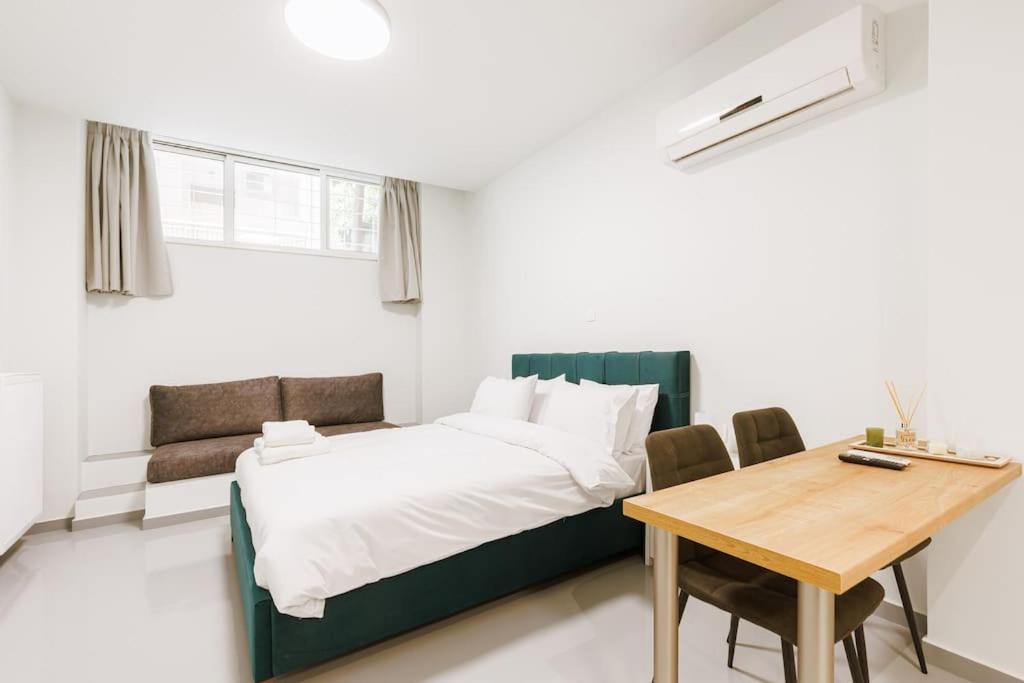 Snug With Shared Garden V Apartment