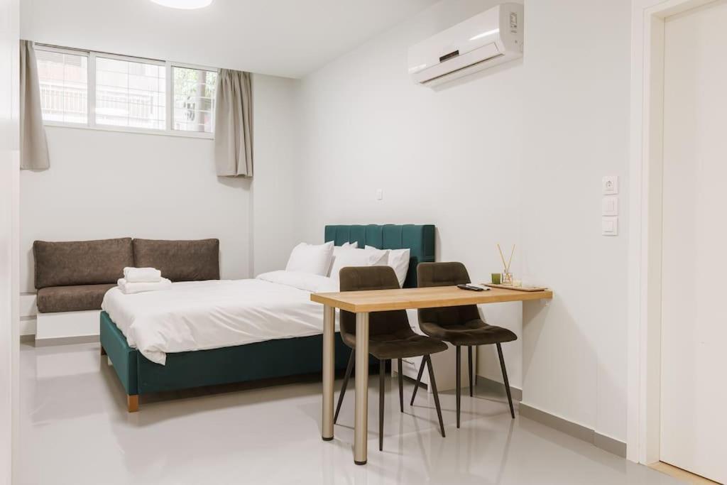 Snug With Shared Garden V Apartment