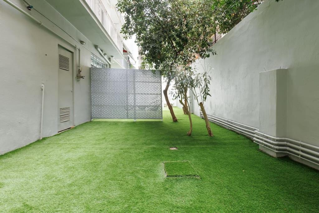 Apartment Snug With Shared Garden V *